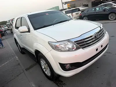 2013 Toyota FORTUNER — фото 10
