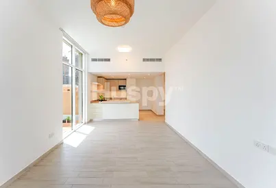 Larger Layout | Corner Unit | Vacant
