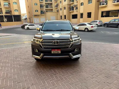 2013 Toyota LAND CRUISER photo 2