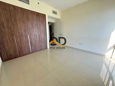LUXURY 1BHK FALAT RANT ONLY 50K 4 CHAQ PAYMENT GYM POOL AND PARKING PARIM LOCATION UPTOWN AREA
