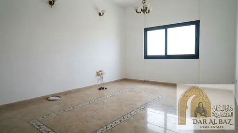 شقة غرفتين وصالة المجاز3 الشارقه اطلاله مفتوحه باركن خاص مجان تكييف مركزي مجانا  خزائن بالحائط  صيانه مجانيه قريب من نستو