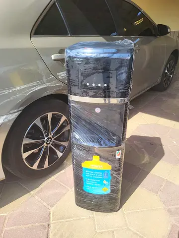 Bottom load water dispenser