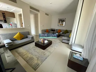 End Unit 3BR Townhouse | Vacant | Al Lilac