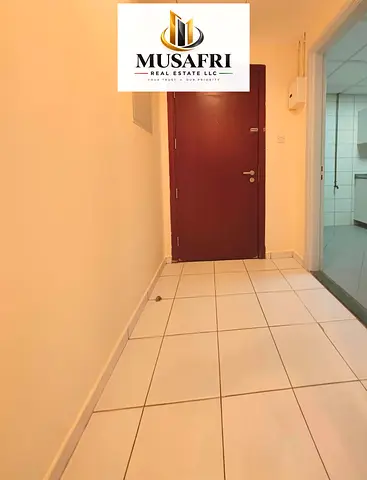 CLOSE TO NAHDA PARK ! GOOD IN SIZE ! FAMILY BUILDING!