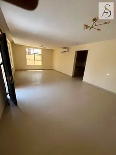 Spacious 5 bedroom double story villa/ close to Pakistani school al ghubabia area