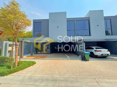 Spacious Townhouse | Close to Amenities | Freehold