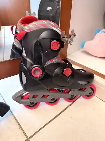 Kids adjustable inline roller skates - size adjustable, good condition.