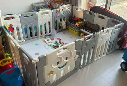 Baby playpen
