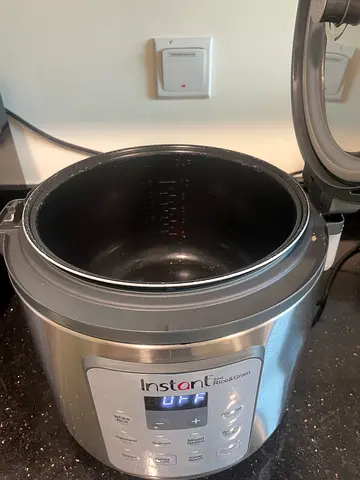 Instant Pot Rice Cooker / Multi-Cooker - Good Condition