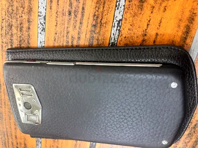 Vertu smartphone with leather back cover — good working condition