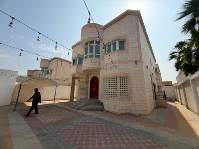 Company maintained 5 master bedrooms villa near to main road….