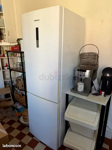 Siemens medium size fridge Frost Free Bottom-Freezer Fridge - White, free delivery