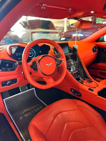 صورة 7 لـ 2022 Aston Martin DB12