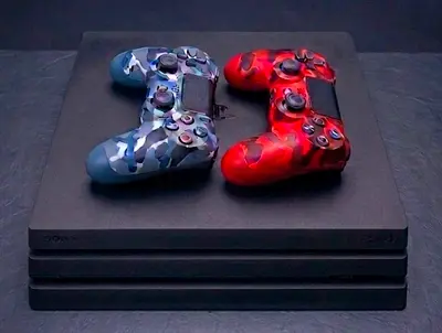 Playstation 4 PRO 1 TB - 2 controllers