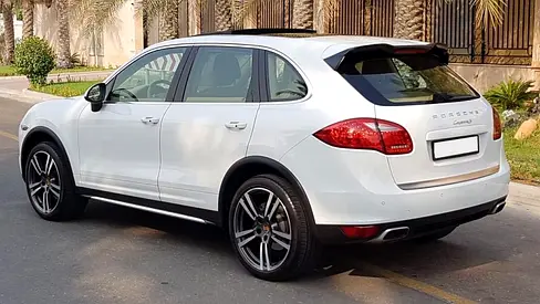 صورة 5 لـ 2015 Porsche CAYENNE