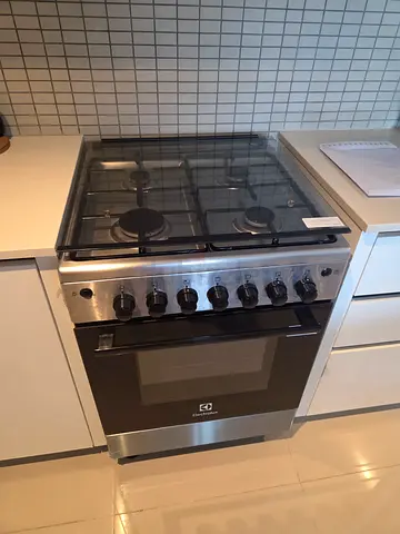 Electrolux stainless steel gas cooker with oven - good condition