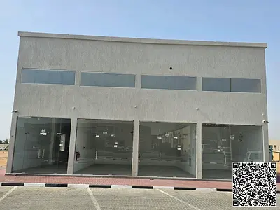 مبنى تجاري كامل | 4,500 قدم² | 3 محلات | 290 ألف سنويًا