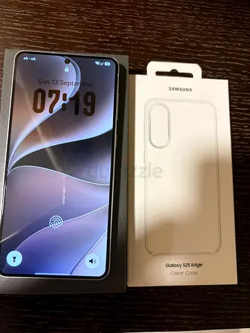 Samsung Galaxy S25 Edge with original clear case (like new)