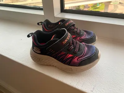 Sketcher children toddler size 24 EU 8US