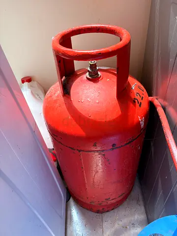 Used Red LPG Gas Cylinder (22kg) - Good Condition. Emirates Gas (Dubai)