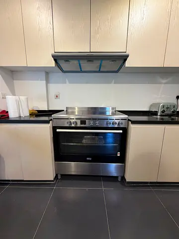Terim 90x60cm Stainless Steel Freestanding Electric Oven and Stove - Good Condition