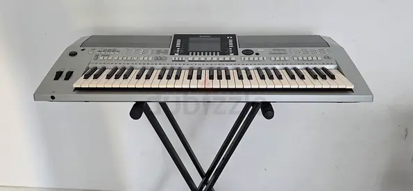 YAMAHA KEY BOARD