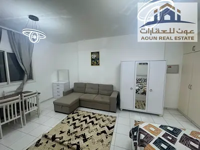 Super-class furnished studio with an excellent layout.
