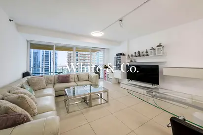 NATURAL LIGHT | LAKE VIEW | UNFURNISHED
