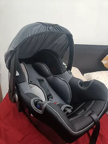 Mothercare infant car seat with canopy (rear-facing) - black/grey