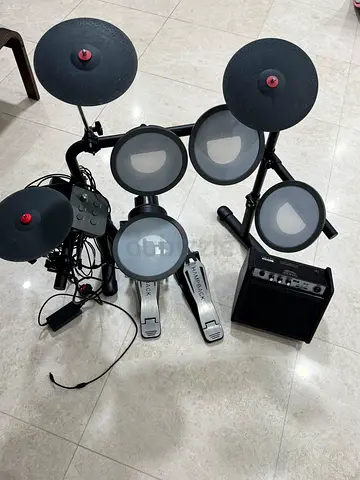 Hampback electric drum set with speaker