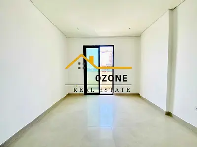 12 Cheques payment | balcony Wadrobe | huge size | Unique layout | 43k