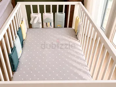 White Wooden Baby Crib with Bumper Pads and Mattress