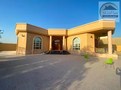 للبيع فيلا مميزة في الرحمانية بمساحة كبيرة جدا طابق ارضي اساس طابقين العمر 8 سنوات