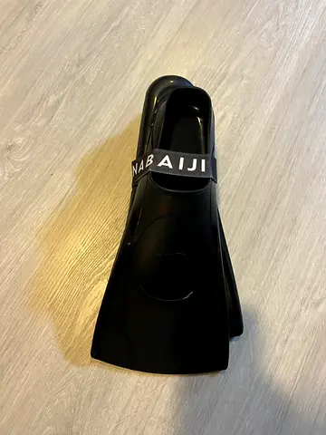 Black swimming fins / snorkelling flippers - size eur 33/34, like new