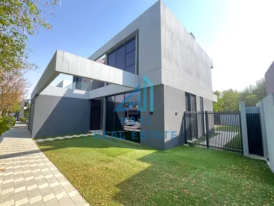 SIGNATURE 5-BEDROOM VILLA WITH PRIVATE POOL & ELEVATOR