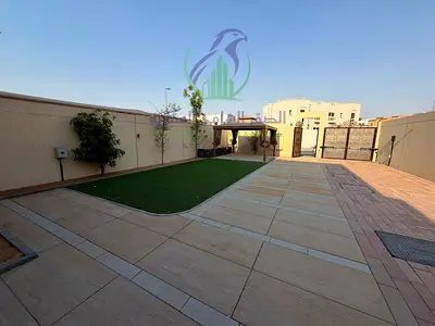 فيلا للايجار السنوي في البراشي الشارقة فيلا مميزة جدا للايجار السنوي في منطقة البراشي بالشارقة، بموقع مميز وشارع اسفلت، تتميز بالمساحات الواسعة والتش
