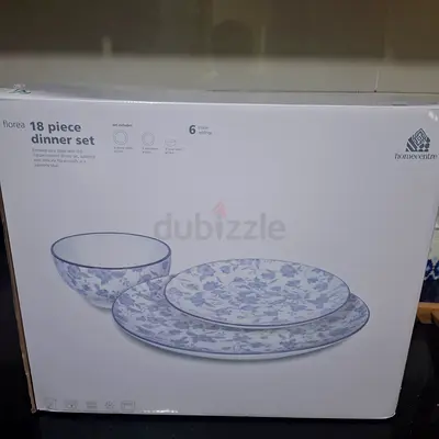 18-piece Florea dinnerware set (new in box) - floral pattern