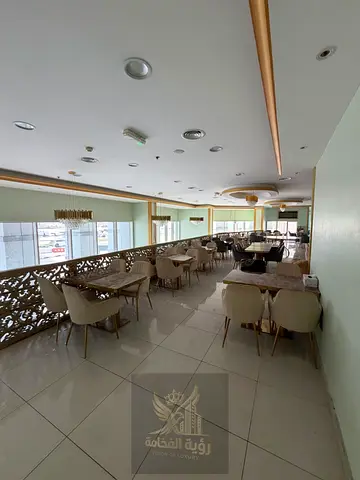 مطعم VIP للتنازل في موقع مميز واستراتيجي في منطقة ممزر الشارقة، من أفضل المواقع الحيوية والمميزة في المنطقة.