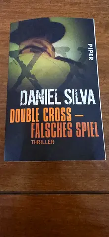 Double Cross - Falsches Spiel by Daniel Silva (German paperback)