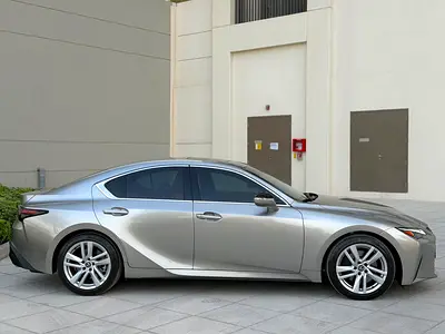 صورة 7 لـ 2025 Lexus IS-SERIES