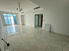 Three bedrooms and a living room with a full sea view, built-in wardrobes, and free parking.