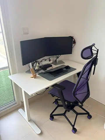 White Electric Height-Adjustable Standing Desk