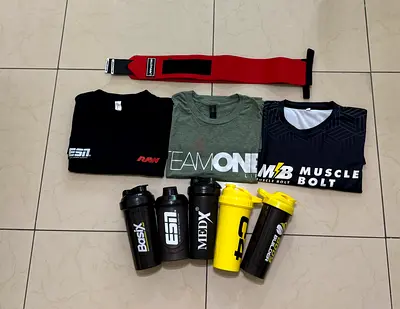Gym Bundle – 3 T-Shirts, 5 Branded Shakers & Wrist Wraps