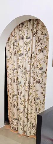 Floral patterned full-length curtain for living room/bedroom - 6 panels measuring 140*240 cms