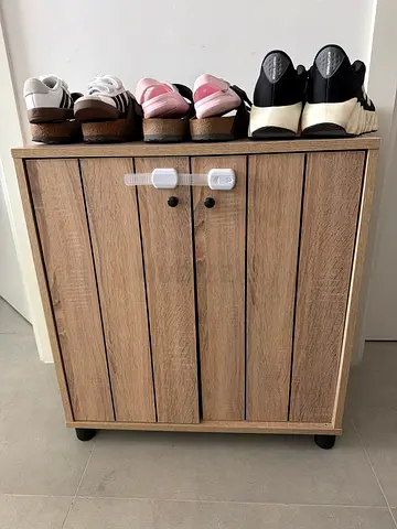 Compact wooden shoe cabinet with 3-tier storage