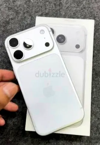 iPhone 17 pro max silver
