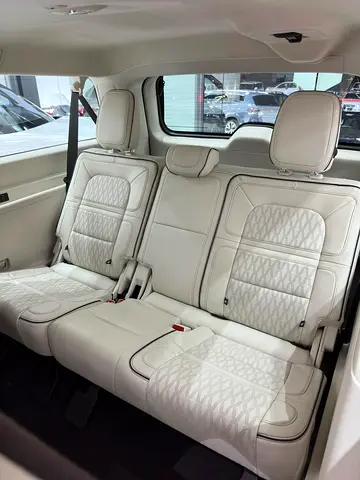 صورة مصغرة 18 لـ 2023 Lincoln NAVIGATOR
