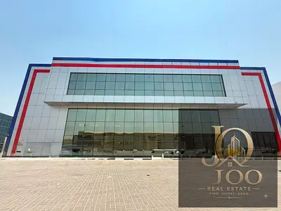 معرض جديد 8,300 قدم² | ميزانين | الجرف الصناعية 3 – عجمان | 420,000 درهم سنوياً