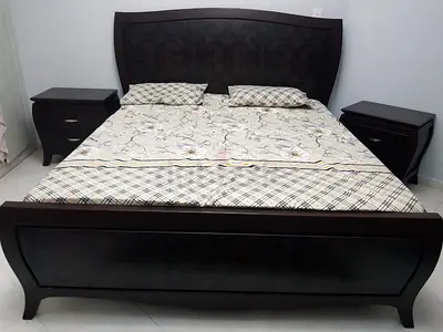 Dark Wood Queen Bed with Headboard and Two Matching Nightstands