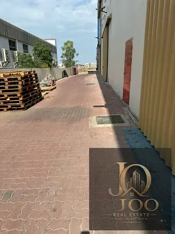 Warehouse for Storage in Umm Al Quwain | 2,900 sq. ft. | High Ceiling | Epoxy Flooring